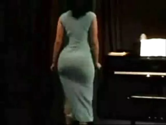 Ŵaarabu awo ŵali na mbunda zikuru ŵakupeleka anal kwa mzengezgani wane wakugonana.