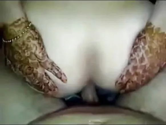 Mehendi vyamuziro amama m'makutu Chimwenye.