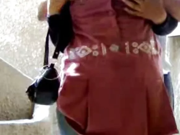 Anal yakupangika kunyumba mu hijab, kugonana na msungwana wakunenepa mu hijab yakupangika kunyumba.