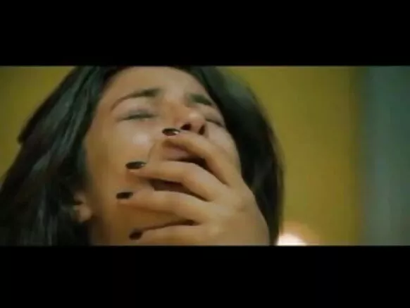 Agogo ŵakugonana kwa m'makutu na Chopra.