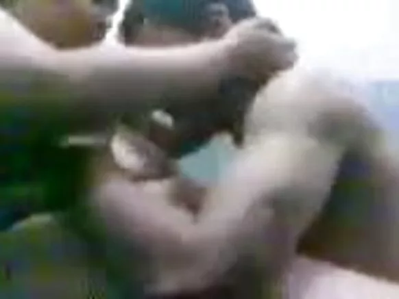 Ŵanthu ŵaŵiri ŵa ku India ŵakugonana ŵakukhwima m'makutu hd yeneco.