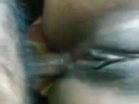 Sexy wakukhwima wa ku India milf wali na chinsinsi cha m'makutu na kasitomala.